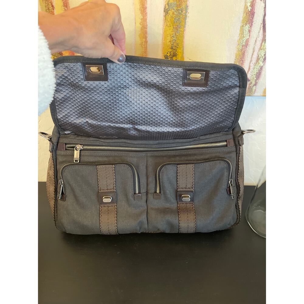 TUMI Alpha Bravo Pinckney Flap
Briefcase gray brown - Picture 8 of 9